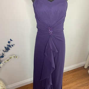Amethyst Purple Sweetheart Formal Dress Size 8 by Jordan, Pretty Chiffon Gathered at the Waist, Includes Spaghetti Straps, Flattering design