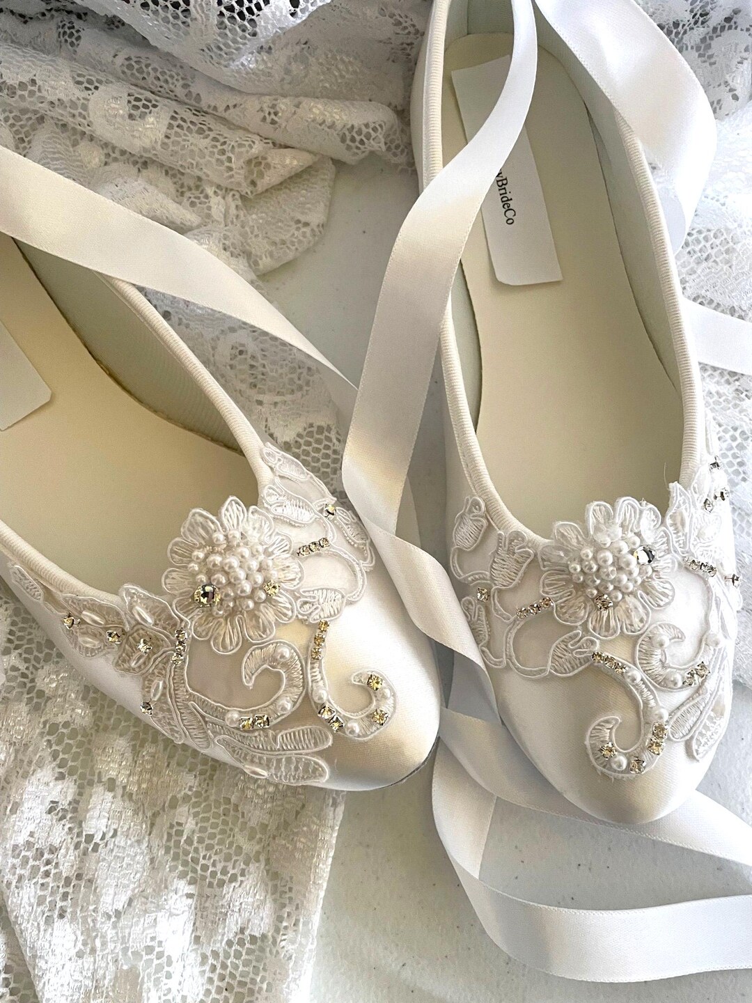 Brides White Wedding Flats,satin OFF-WHITE Shoes Lace Applique With ...