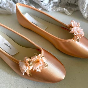 Flat Shoes Peach with FLOWERS Vegan Flats, Minimalist Shoes style lace Vegan flowers, Peach Vegan Shoes, Flats Country Chic bridal slippers