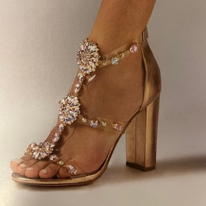 Cute rose hotsell gold sandals