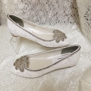 Antique Silver Bling shoes Size 9.5, Lace OffWhite almost flat heel, 1/2 inch heel,Lace pumps,Lace shoes with Crystal embellishment.