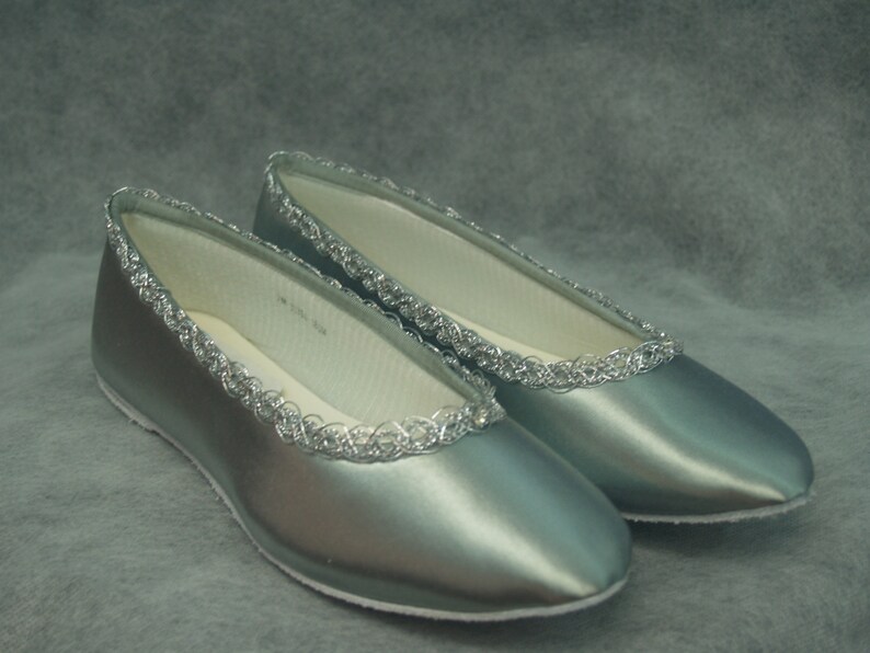 satin shoes that can be dyed