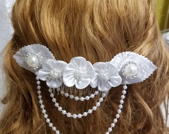 WEDDING White comb with flowers, First Communion Comb white flowers, hair comb white pearls and rhinestones, White flowers hair comb,