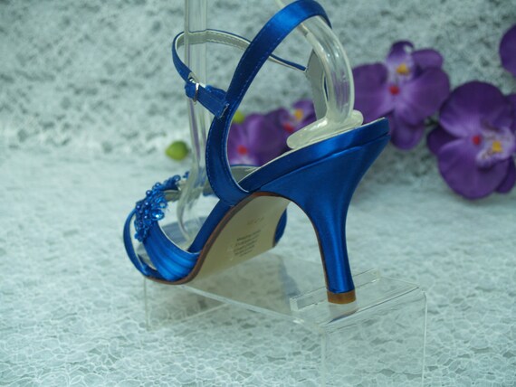 wide width blue heels