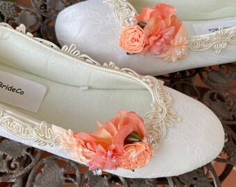Flat Shoes Peach FLOWERS Vegan Flats Ivory Lace, Rustic style lace Vegan Flats,Ivory lace burlap flowers Vegan Country Chic bridal slippers