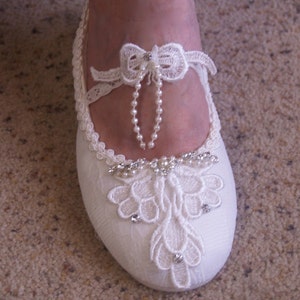 Size 8 Bridal Flat shoes Marie Antoinette style French Lace Ivory Ready to ship,Mary Janes Victorian Slipper,Great Gatsby,Old Hollywood