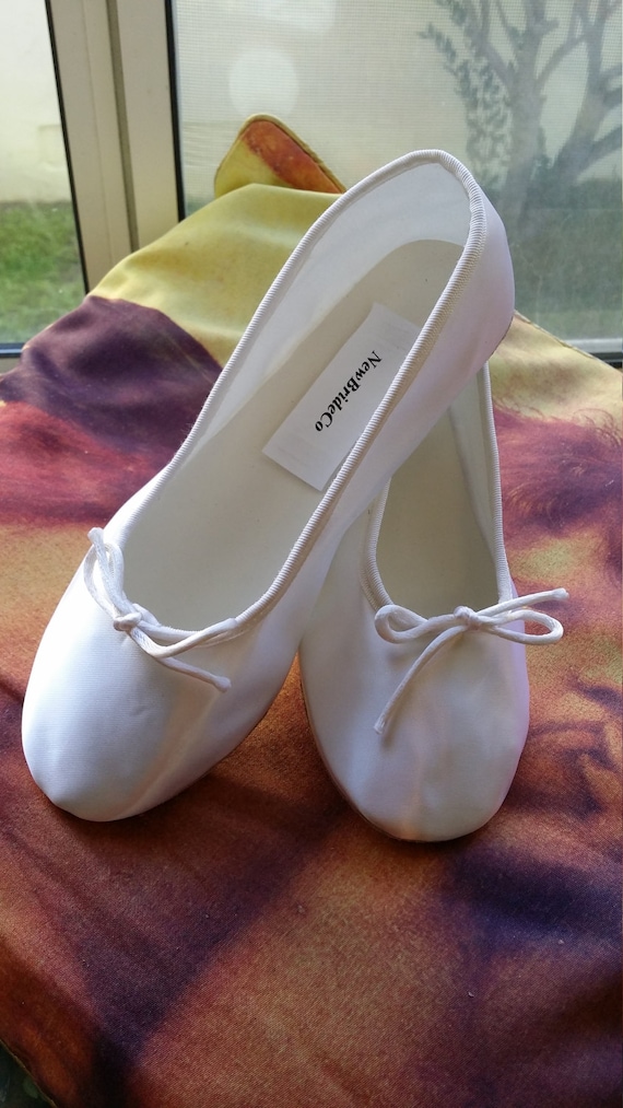 Tailles 6,8,9,10 douce ballerine chausson style blanc chaussures en satin avec semelle en suédine ferme les tailles 6, 8, 9, 10, apparteHommes ts classique, prêt à expédier | économique Et Pratique
Tailles 6,8,9,10 douce ballerine chausson chausson chausson style blanc chaussures en satin avec semelle en suédine ferme les tailles 6, 8, 9, 10, apparteHommes ts classique, prêt à expédier | économique Et Pratique
9ceae6