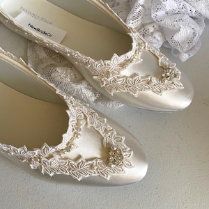 Ivory Wedding flat shoe USA Lace pearls crystals,Ballet style Flats Leather Sole,Bling Bride Flat Shoes,Fancy wedding flats,Wide Satin Flats