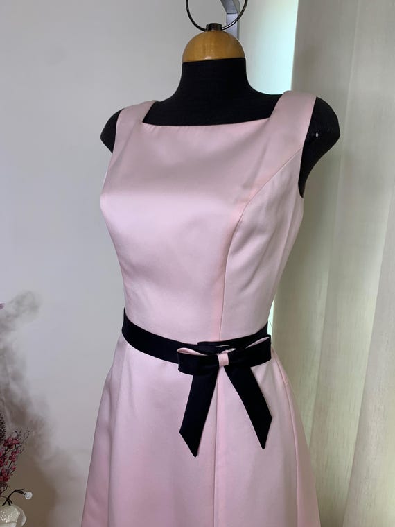 light pink and black dress Ashley Lauren 11984 Size 0 Black/Hot Pink Satin V Neck A Line Prom Dress Tulle Draped Ballgown Pageant Gown
