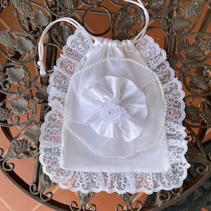 Brudar LITEN Pengapåse Vit Satin Handgjord, Bröllopspåse med dragsnöre, bröllopspåse, Första nattvarden flickor present