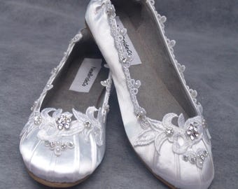 White Wedding Flats Size 5.5 Ready to ship - Lace crystals Shoes - Flat Shoes Bridal, comfortable wedding slipper, brides white embellished