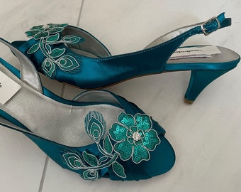 Teal Low heels sling back with flower appliqué and bling, Bride Peacock shoe low heel comfortable shoe with flowers appliqué and bling