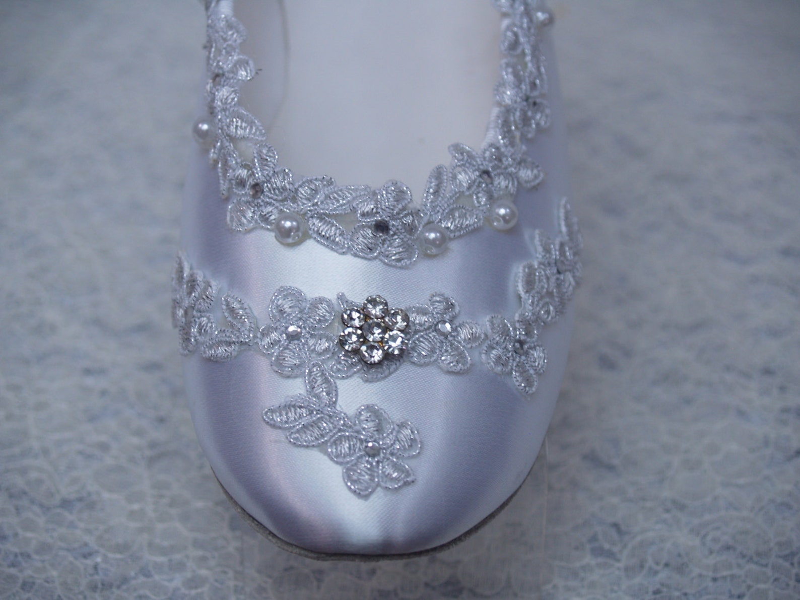 size 8 1/2 wedding flats white shoes silver venice lace edging w crystals,ballet style slipper,silver lace pearls & crystals,rea