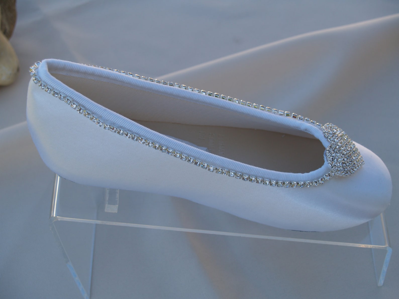 shoes flower girls crystal heart satin crystals edging flats, girls wedding ballet style slippers, closed toe flats,chic