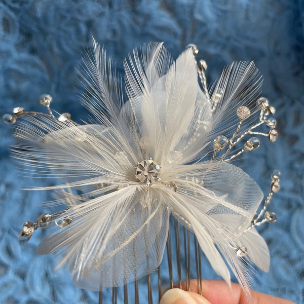 Wedding Hair Feather Comb Light Ivory Flower, wedding Ivory hair flower, Feathers Ivory hair piece, Feathers hair flower, Old Hollywood hair