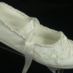 Shoes Size 6 Ready to Ship White Lace Wedding Flats Comfortable Dressy w satin straps Lace Bridal Flats,Comfortable slippers,Mary Jane style