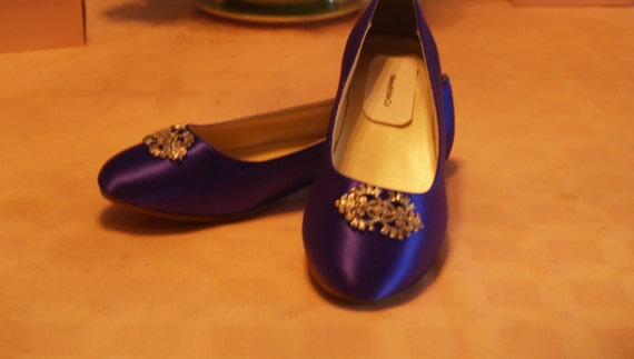 Size 6 1/2 Wedding Flat Shoes Purple with Brooch Ready to ship, Deep Purple flats,Non Slip Satin Ballet style Slipper flats, Bling