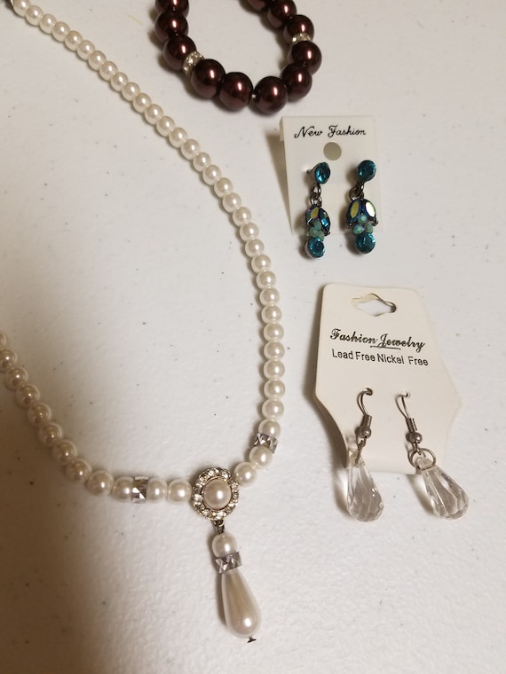 Lot Collier + Boucles D'oreilles Perles Fausses Couleur Beige - Occasion