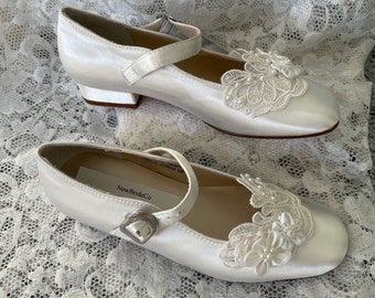 First Communion Shoes Off-White Satin Mary Jane flowers Lace Shoe square comfy heel,White Satin Mary Jane Shoes,Mary Jane Flower girls shoes