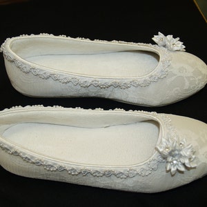 White Lace Bridal Flats, Satin & lace Vegan Shoes white lace pearls satin flowers cluster,Off White Ivory White Flat Shoes Non Slip Slippers