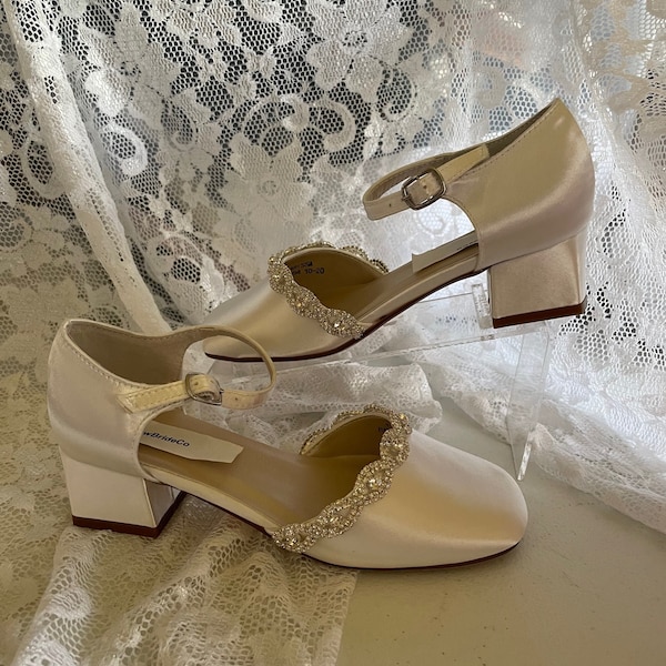 Bling Communion Shoes white or Ivory,Flower girl bling white shoes,1" heel Girls White Ivory shoe,Girl bling Satin shoes,Pageant bling shoe