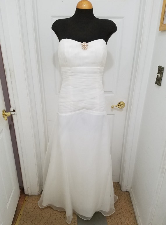 Light Ivory bridal gown strapless, SIZE 8 straple… - image 5