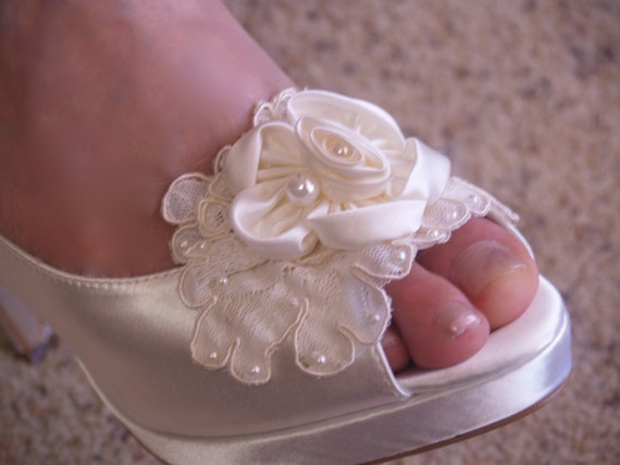 ivory satin wedding shoes