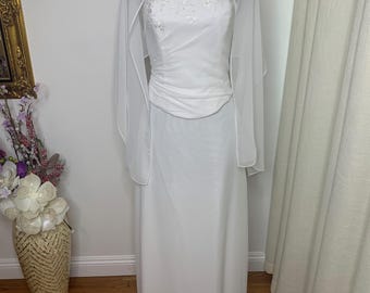 Conjunto de novia vintage de 3 piezas en gasa blanca talla 12, cintura ajustada y falda en forma de A, flores bordadas, cintura suavemente plisada.