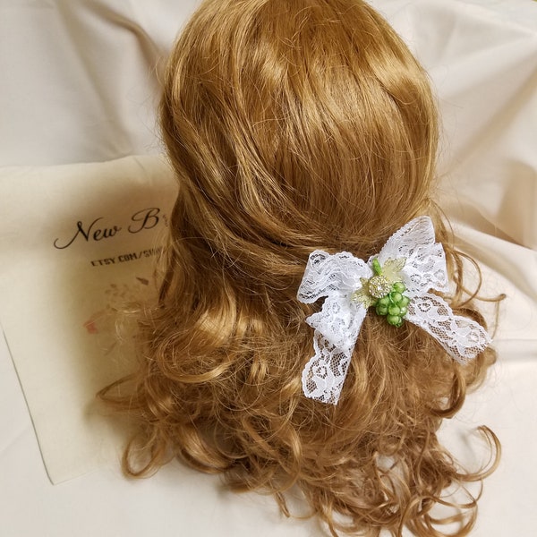 First Communion Lace comb with green grapes and gold rhinestones embellishment, Hair bow white lace hair