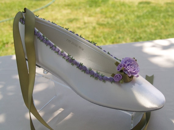 Wedding Lavender Flats flower trim green lavender, Ivory or White ballet style slipper, lace up ribbon style, touch of lavender, romantic Wedding Lavender Flats flower trim green lavender, Ivory or White ballet style slipper, lace up ribbon style, touch of lavender, romantic