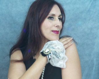 Schwarzes Manschettenarmband moderner viktorianischer Stil Elfenbeinspitze und Kamee, Samt, Steampunk, Jugendstil, Gotik, Accessoire, Edwardian Accessoire