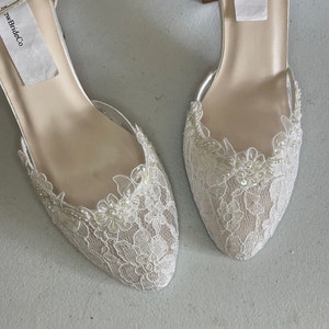Off-white or Ivory shoes Lace front Mid block heel beaded lace trim, Crochet Ivory 2 1/4 block heel lace shoes closed toes sizes 5 to 11,
