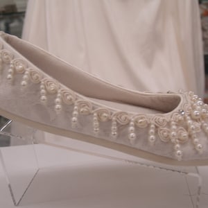 Wedding Ivory Flat Shoes Dangling pearls, and crystals adorn these beautiful shoes, Pearls galore, Pearl Wedding, slip resistant sole image 1