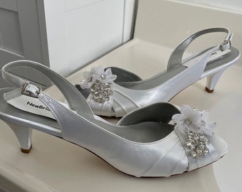 WHITE Low heels sling back with flowers and bling,Royal Blue Off-white Ivory shoes,Wedding comfortable low heel shoes with flowers and bling