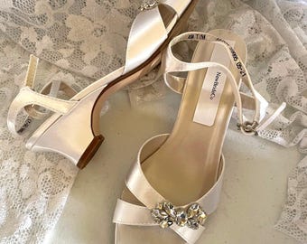 Communion Girls Sandals, Satin Sandals Flower girls 1 1/4" heel with bling bow, Girls Satin sandals shoes colors White Off-white or Ivory