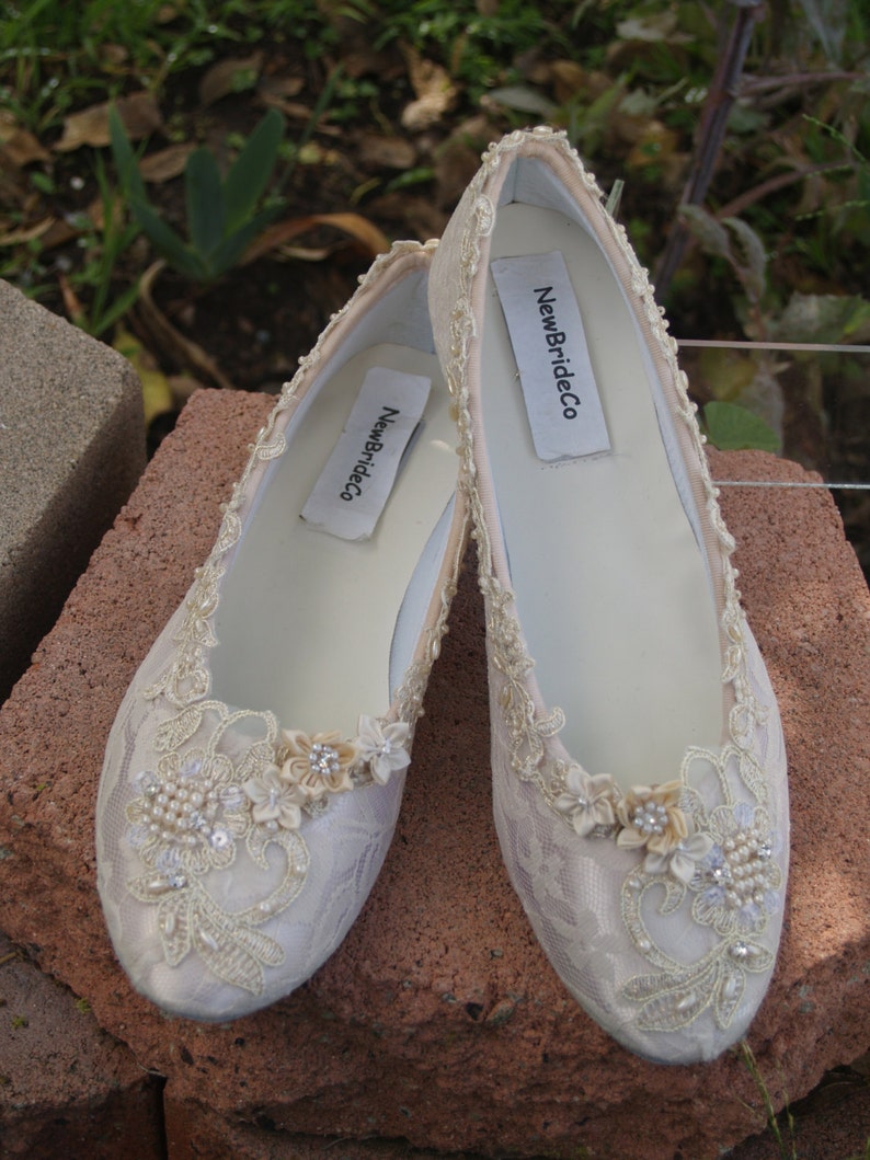 56 Sports Champagne and lace shoes Combine with Best Outfit