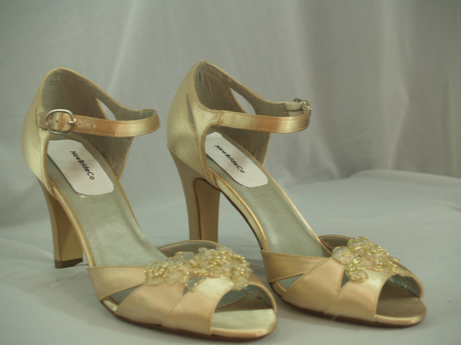 champagne gold heels closed toe