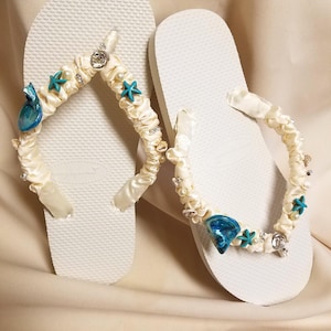 Beach Wedding Sandals Ivory Star fish 1/2&#39;&#39; heel,Destinations Wedding Beach sandals, White Blue Bridal Flip Flops,Daytime wedding sandals