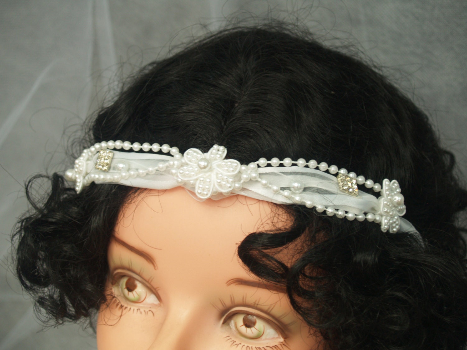 White Bridal Head Bandeau 1920s Style, Retro, Deco, Great 