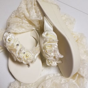 Wedding Beach Sandals Ivory, Bridal beach sandals 2 1/2'' Platform Heels,Thongs Flip Flops Sandals Destination Beach, Cruise Wear, Daytime