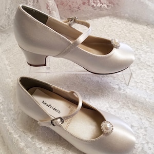 Girls Communion Shoes Crystals pearls brooch,White plus more colors flower girl shoes,Girl First Dance Shoes,Pageant Girls Shoes,Square heel