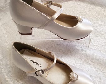 Girls Communion Shoes Crystals pearls brooch,White plus more colors flower girl shoes,Girl First Dance Shoes,Pageant Girls Shoes,Square heel