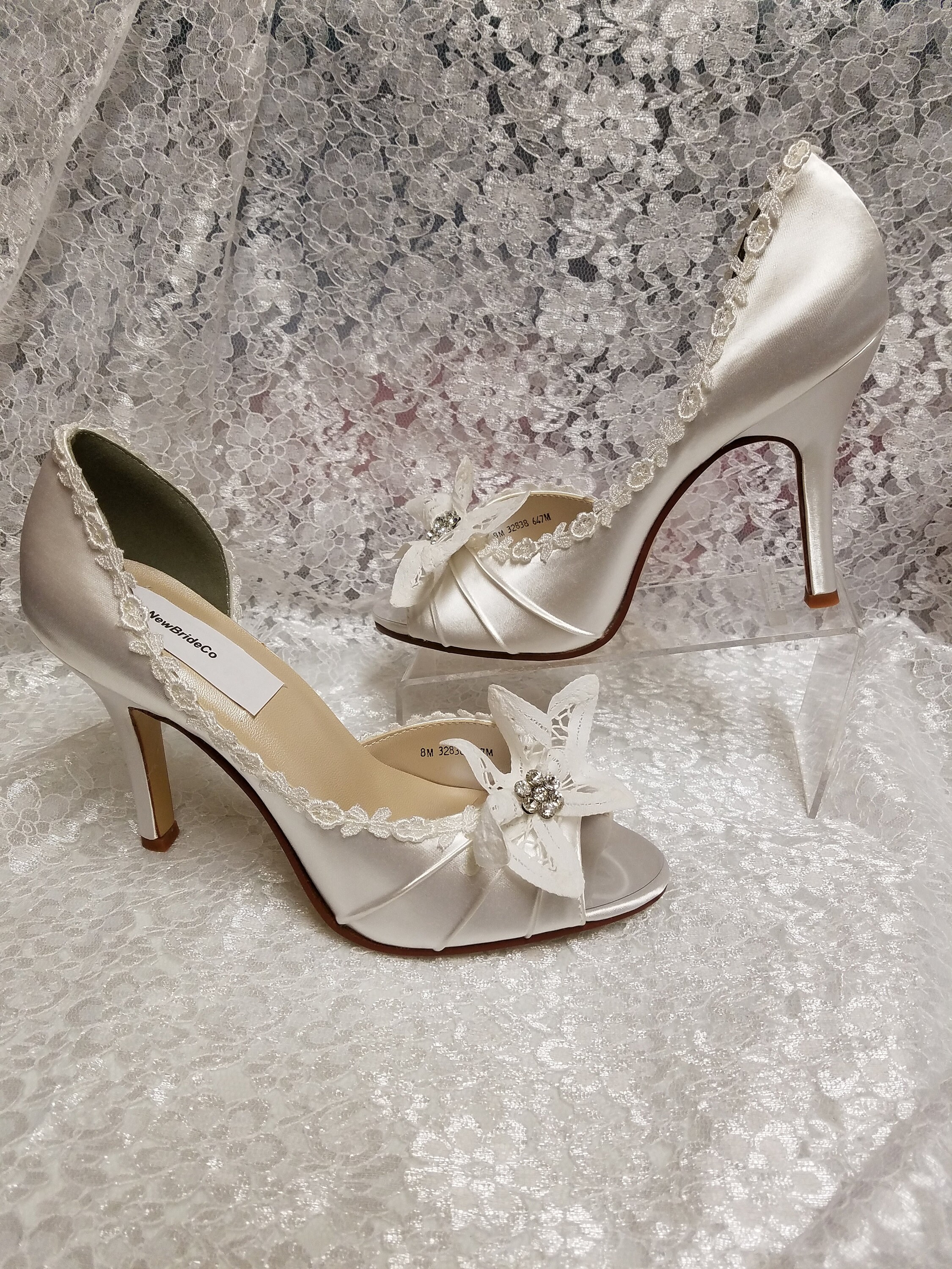 white bow wedding shoes