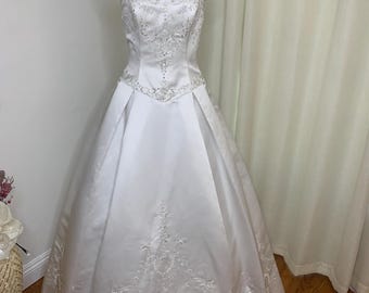 Vestido de novia vintage de satén color marfil, talla 14, con cintura vasca y cuentas plateadas, estilo princesa, vestido real, sin tirantes.