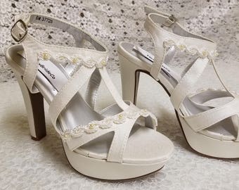 Wedding Shoes 4inch heels Ivory, Ivory Platform Heels with Pearls, Wedding Shoes Ivory, Crepe Luxe High Heel Stilettos