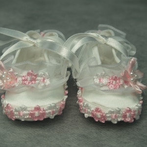 Baby girls Shoes white Pink 00 to 3, White Satin Soft Sole Crib Bootie Shoes, Pink Flowers, Baby Mary Janes, Christening,Baptism,Blessing