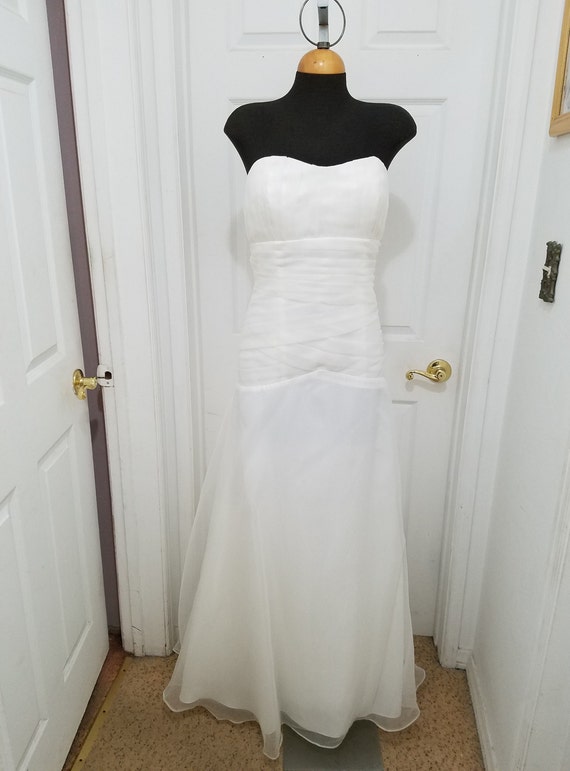 Light Ivory bridal gown strapless, SIZE 8 straple… - image 4