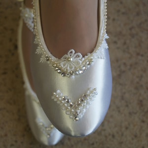 Bridal Victorian Flats White Shoes Fine US Lace pearls and crystals embellished,Wedding flat shoes Victorian, Satin Ballet Style Slipper