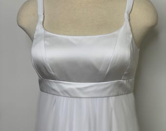 Vestido de novia sencillo vintage de satén y gasa blanca, talla 14, talla grande, corte imperio con tirantes, años 2000, sin cola.