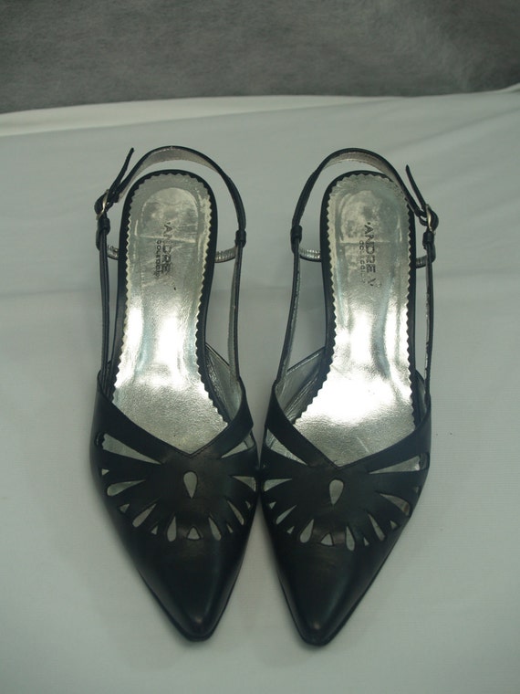 Black Leather Shoes pointy style mid heel, Pointy… - image 5